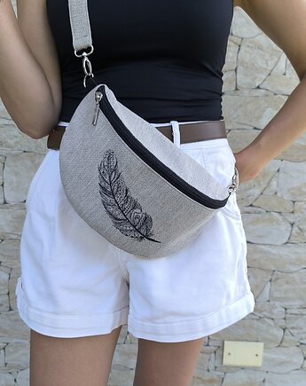 Beżowa  nerka  z piórkiem na ramię pleciony materiał, Made by Joan