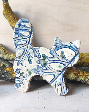 Kot - ceramiczny rustykalny magnes z liśćmi, Bea Fine Arts