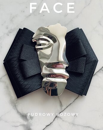 Brosza z Kolekcji FACE ze stylową metalową twarzą New, Pudrowy Różowy