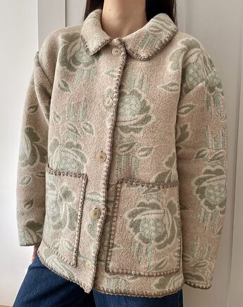 Kurtka Lila, Prześwity