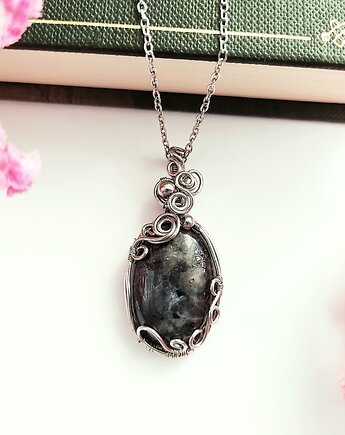 Naszyjnik Larvikit stal chirurgiczna wisiorek handmade wirewrapping, byNostawen