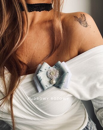 Brosza z kolekcji SOFT z satynowymi wstążkami kwiatowymi New, Pudrowy Różowy