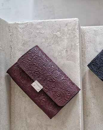 Torebka skórzana z łańcuszkiem CHESTNUT - tłoczony kwiatowy wzór, byHungryHearts