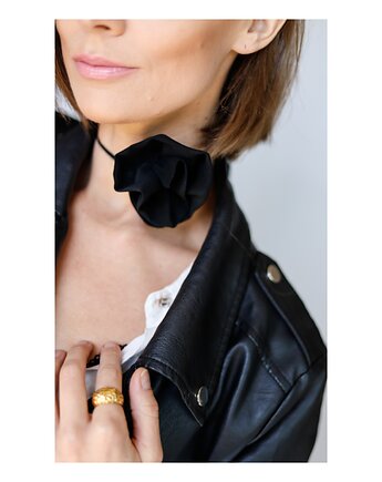 Czarny jedwabny choker, Celina Parysów