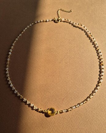 Naszyjnik obfitości z cytrynów i pozłacanego srebra, Dziewczyna i Perły