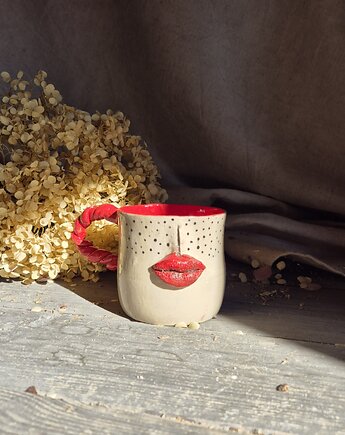 Kubek usta, kubek twarz, rzeźba kubek, kubek kobieta, czarka duża, Fiona Ceramics