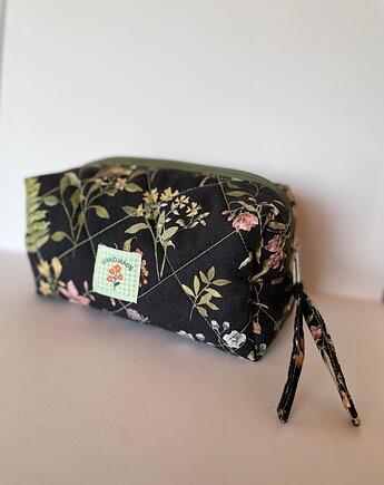 Kosmetyczka kuferek, Pyza