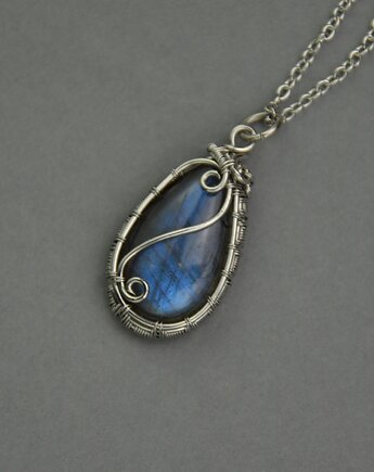 Wisiorek z niebieskim labradorytem wire wrapping labradoryt, Agata Rozanska