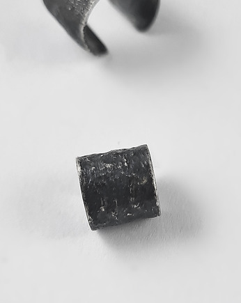 Nausznica na ucho srebro CARBON, RA