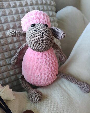 Maskotka owieczka na szydełku Baranek bubble pink, Po.dziergane