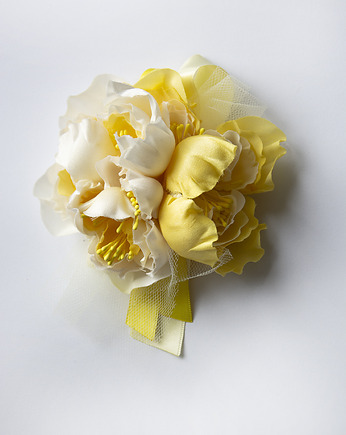 Żółta broszka z jedwabnymi kwiatami, Kasia Rodak Design