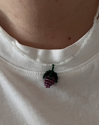 Handmade naszyjnik z koralików z plecionym owocem fioletową jeżyną, Juicy Beads