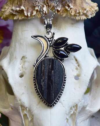 Miedziany posrebrzany wisiorek z surowym turmalinem i onyksami, Spirit Of Copper