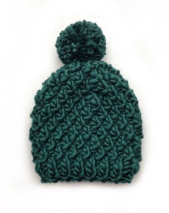 Czapka z grubej wełny z dużym pomponem butelkowa zieleń, Holy Alpaca Knit