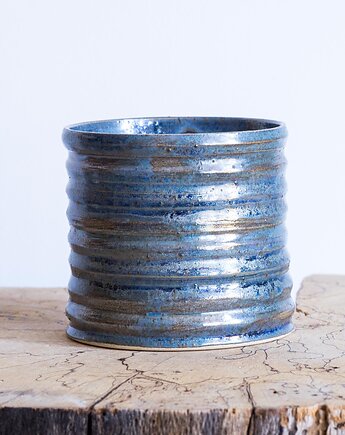 Kubek toczony, studnia ceramiczna