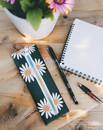 Etui organizer z tęczowym zamkiem stokrotki handmade OP03, Pracownia25