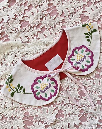 Kołnierzyk Aida, Prześwity