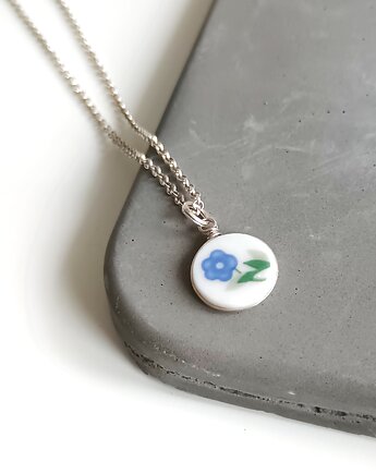 Naszyjnik z niezapominajką, biżuteria z talerzy