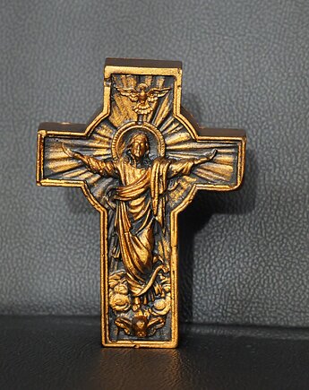 Rzeźba złoty Jezus na Krzyżu wys. 10 cm, JBJart Justyna Jaszke