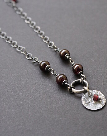 Naszyjnik z Granatami, fado