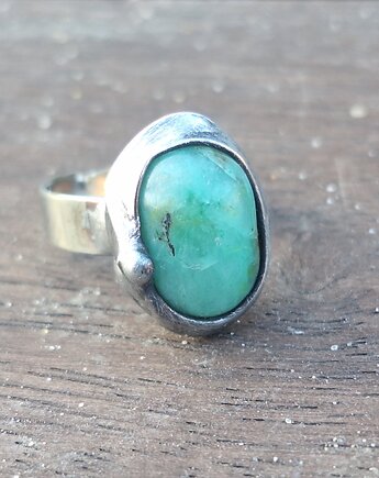 Chryzopraz - pierścionek regulowany, po drugiej stronie lustra