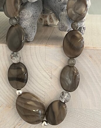 Elegancki Naszyjnik z Kamieniami w Kolorze Taupe/Brązu - Krzemień Pasiasty