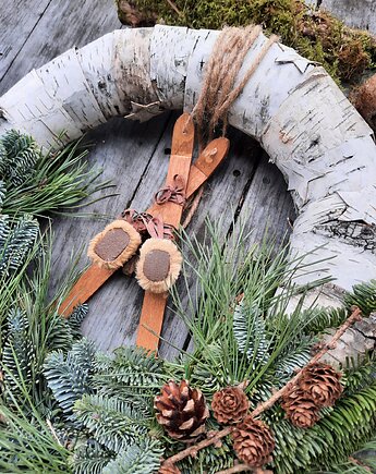 Wianek zimowy świąteczny Narty duży 50 cm, Zamotana z pasją