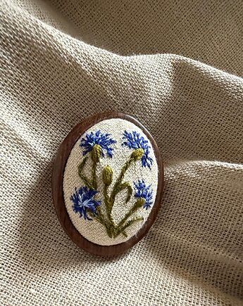 Ręcznie haftowana broszka "Chabry", ReinerArt
