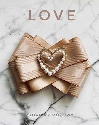 Kolekcja LOVE Brosza z nowoczesnym sercem z perełek, Pudrowy Różowy