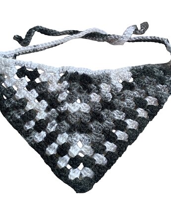 Szydełkowa bandana dla psa