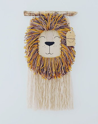 Makatka  Makrama Lew, wool and stick