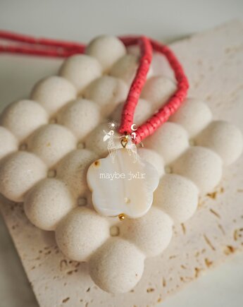 SINA naszyjnik z lawy wulkanicznej z kwiatem, Maybe Jwlr