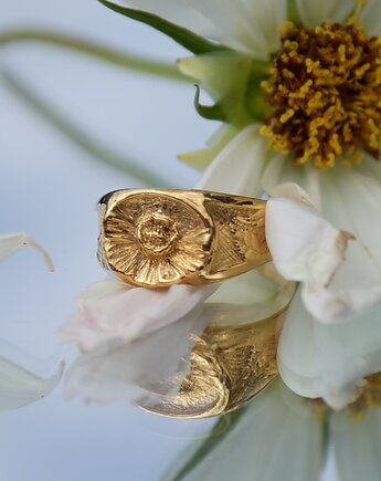 Srebrny sygnet damski piwonia, srebro 925 pozłacane, Peony, Her Ring Biżuteria