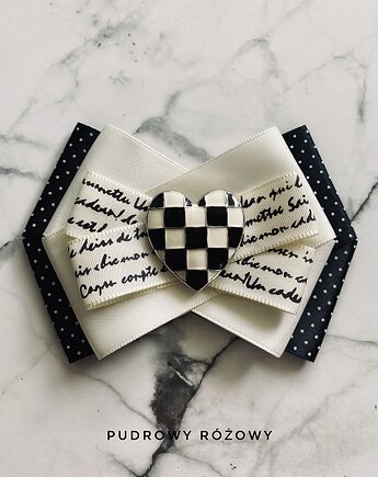 Brosza Black & White z sercem z szachownicy  NEW, Pudrowy Różowy