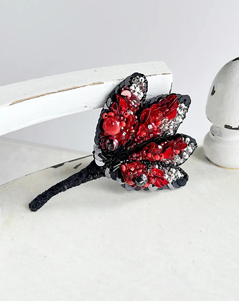 Broszka KWIAT 18 ręcznie haftowana przypinka z koralikami magnolia, HAART