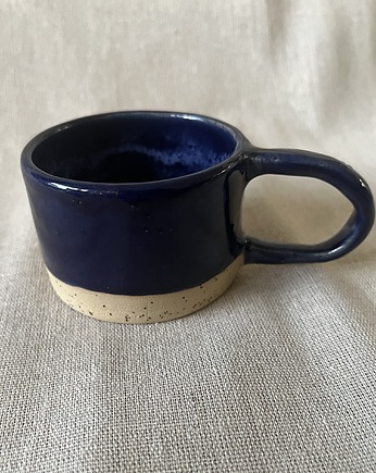 Ceramiczny kubek, Cała w kurzu