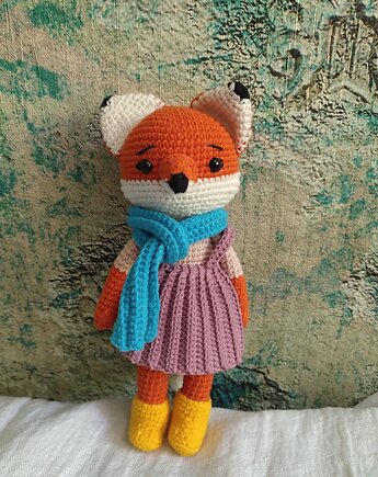 Panna lisiczka, Pompon Design