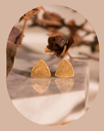 Małe kolczyki trójkąty Reuleaux satynowe złote - sztyfty, Fox and Jewelry