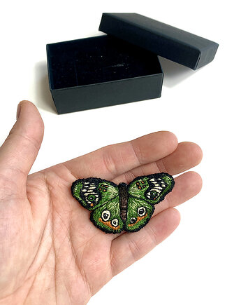 Broszka UNIKAT - ręcznie haftowany, zielony motyl, SewNSpray