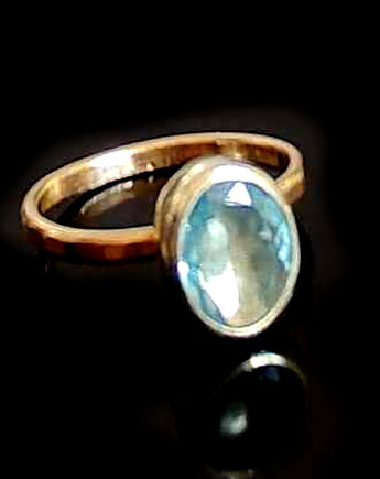 Złoty pierścionek z akwamarynem, Pracownia Neores