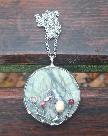 Ogród - wisiorek, po drugiej stronie lustra