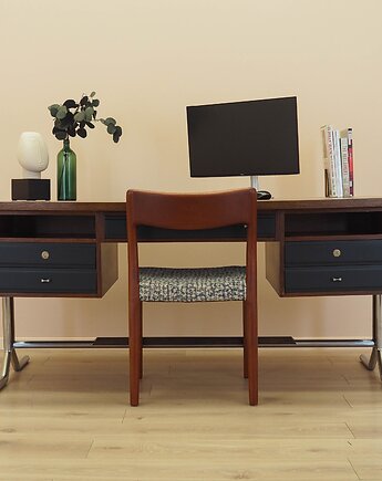 Biurko orzechowe, włoski design, lata 70, produkcja: Włochy, Przetwory design