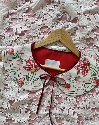 Kołnierzyk Liwia, Prześwity