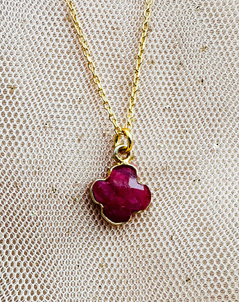 NASZYJNIK RUBIN, marokańska koniczynka,  czerwony kamień, Anemon Atelier