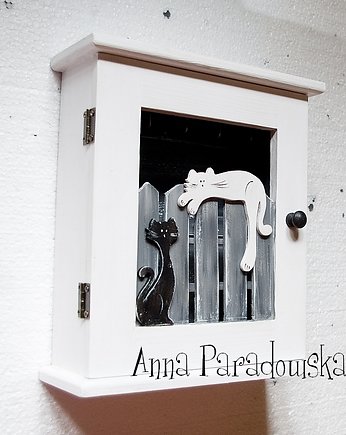 Szafka na Klucze Płotkowce Małe Dwa, Anna Paradowska