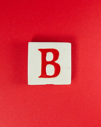 Ceramiczny magnes, czerwona literka B, M.J