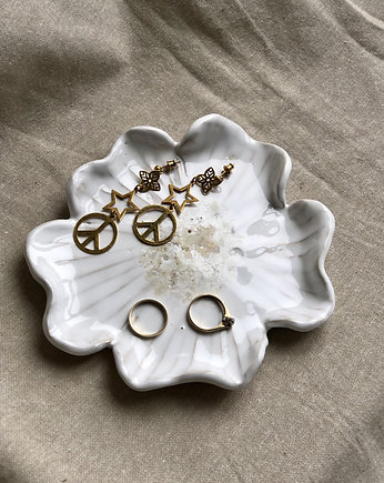 Ceramiczna podstawka na biżutetię Biały kwiat, Makatka Polka Ceramiczna
