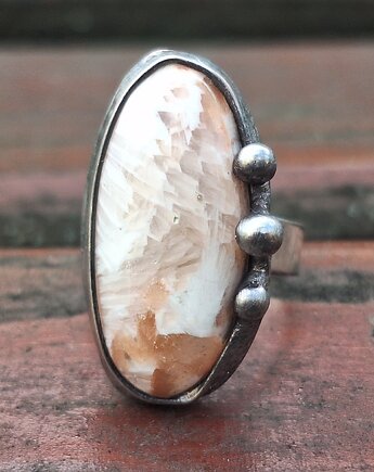 po drugiej stronie lustra projektant