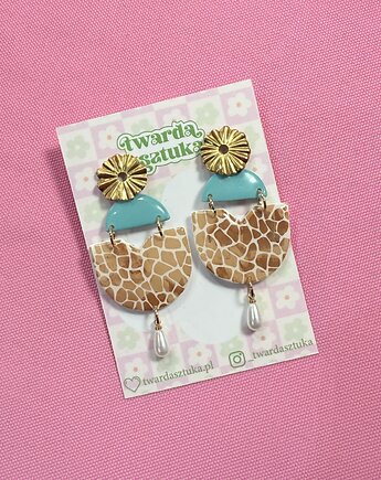 Wielobarwne, niezwykłe kolczyki w łatki z perłowymi akcentami, Twarda Sztuka