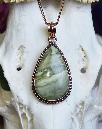 Miedziany wisiorek z Larsonitem w prostej ozdobnej oprawie, Spirit Of Copper